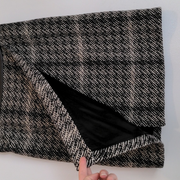 NWOT Houndstooth Miniskirt - Picture 2 of 2